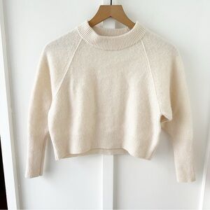 ARITZIA BABATON cream luxe cashmere crew sweater